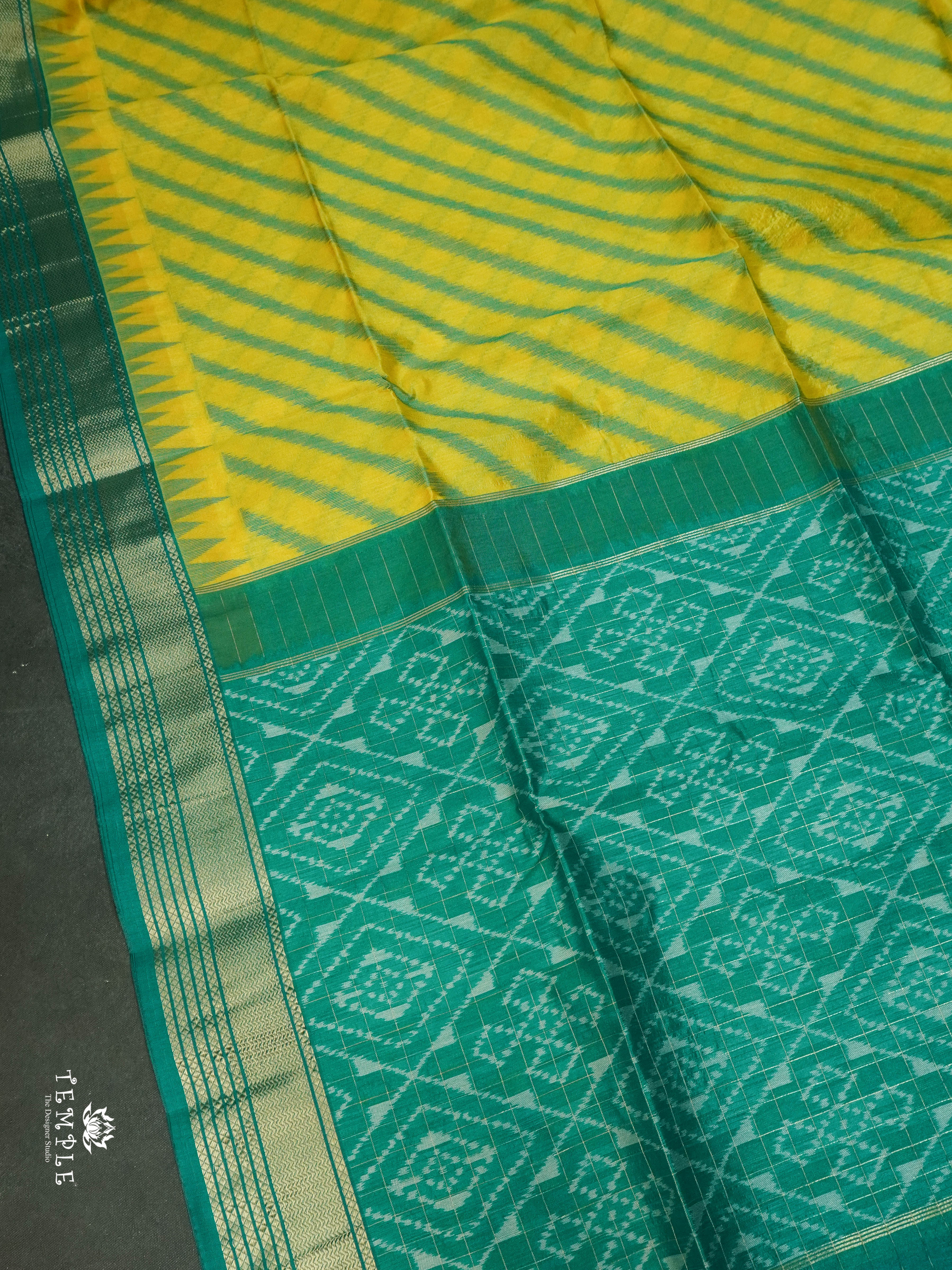 Raw Silk Saree With Thread Woven Design | TTDS1584