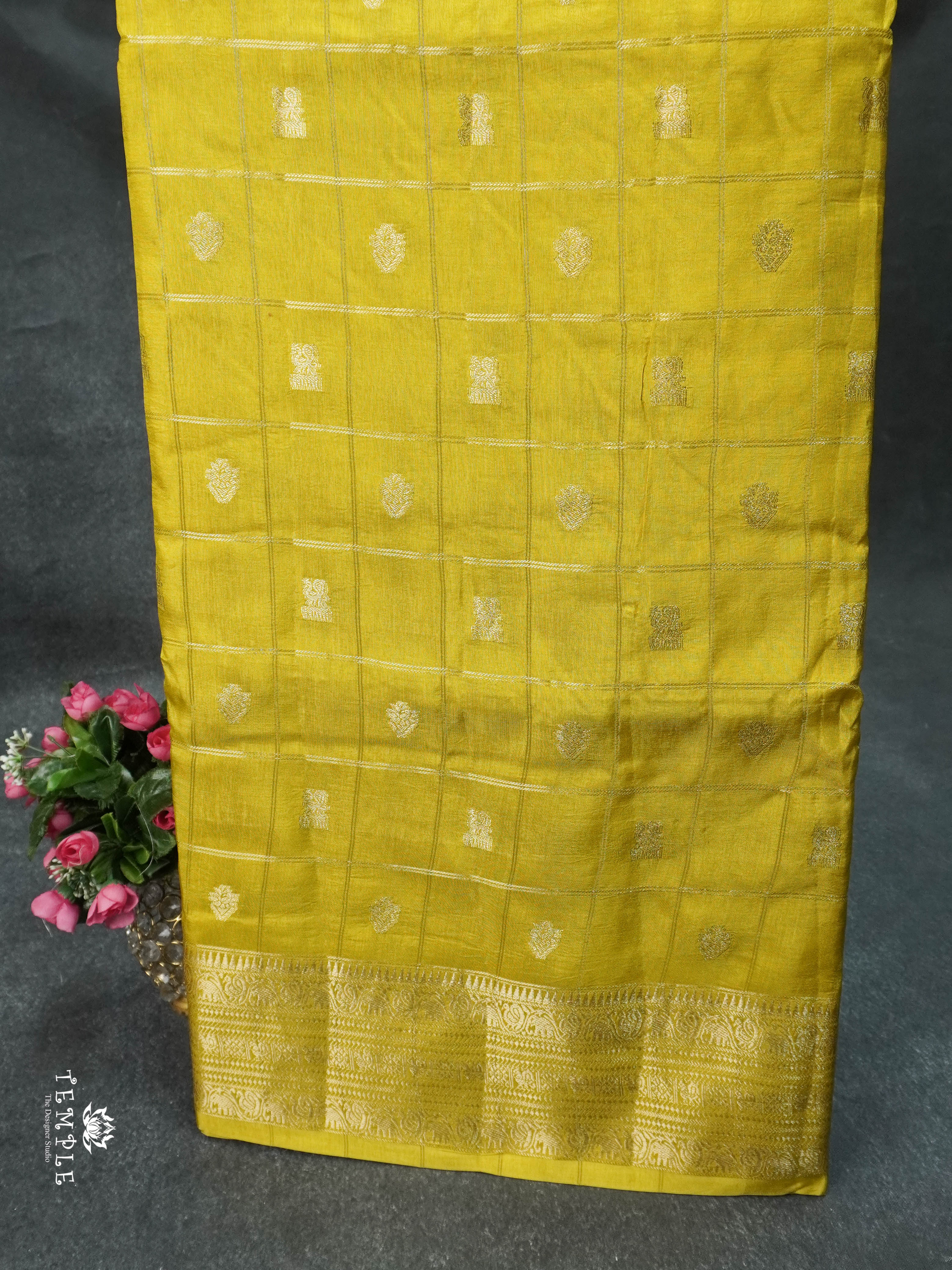 Checked Pattern Kadhi Silk Saree | TTDS1615 | Pongal Fest