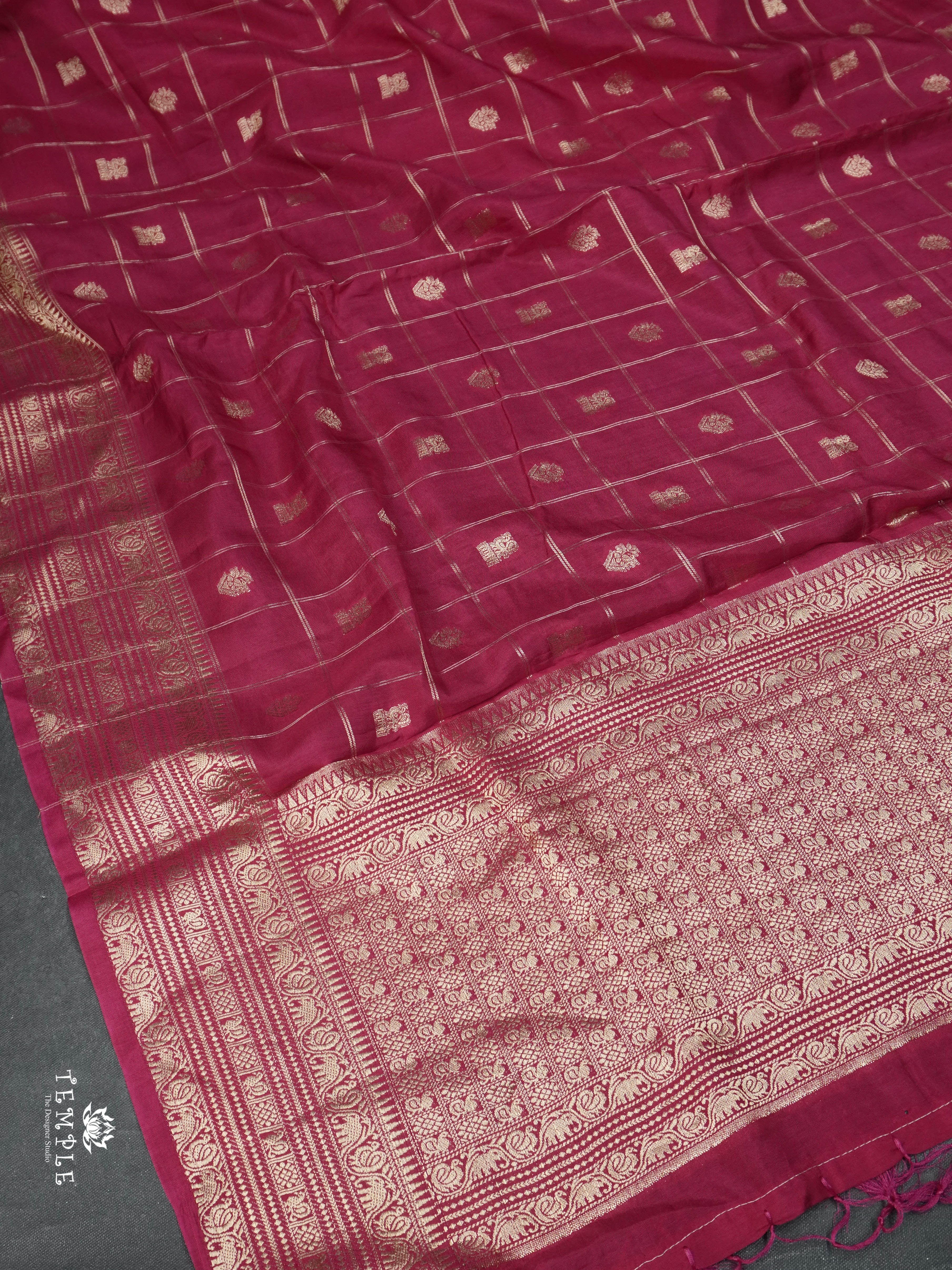 Checked Pattern Kadhi Silk Saree | TTDS1615 | Pongal Fest