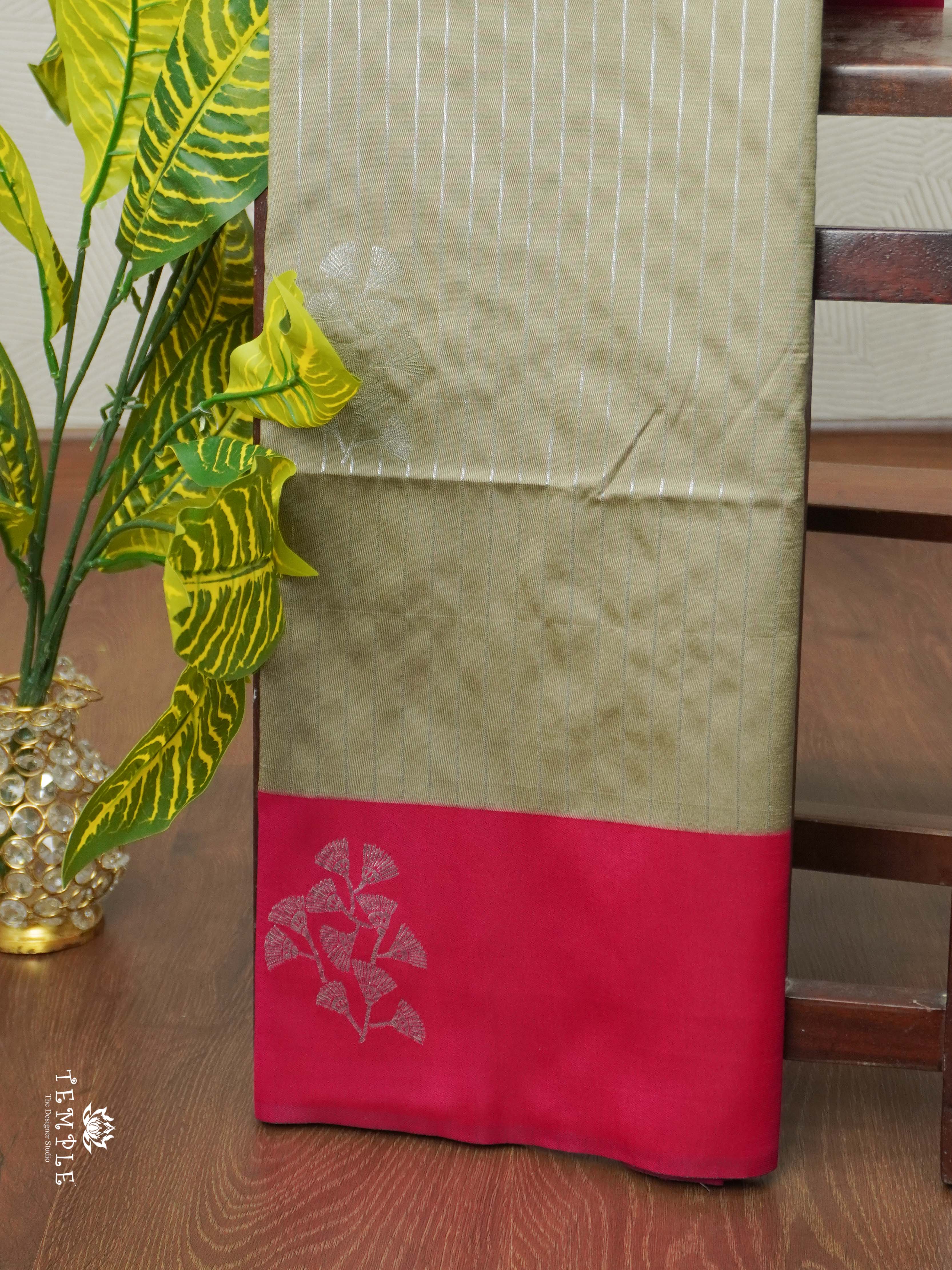Lichi Silk Saree With Zari woven Pattern | TTDS2101