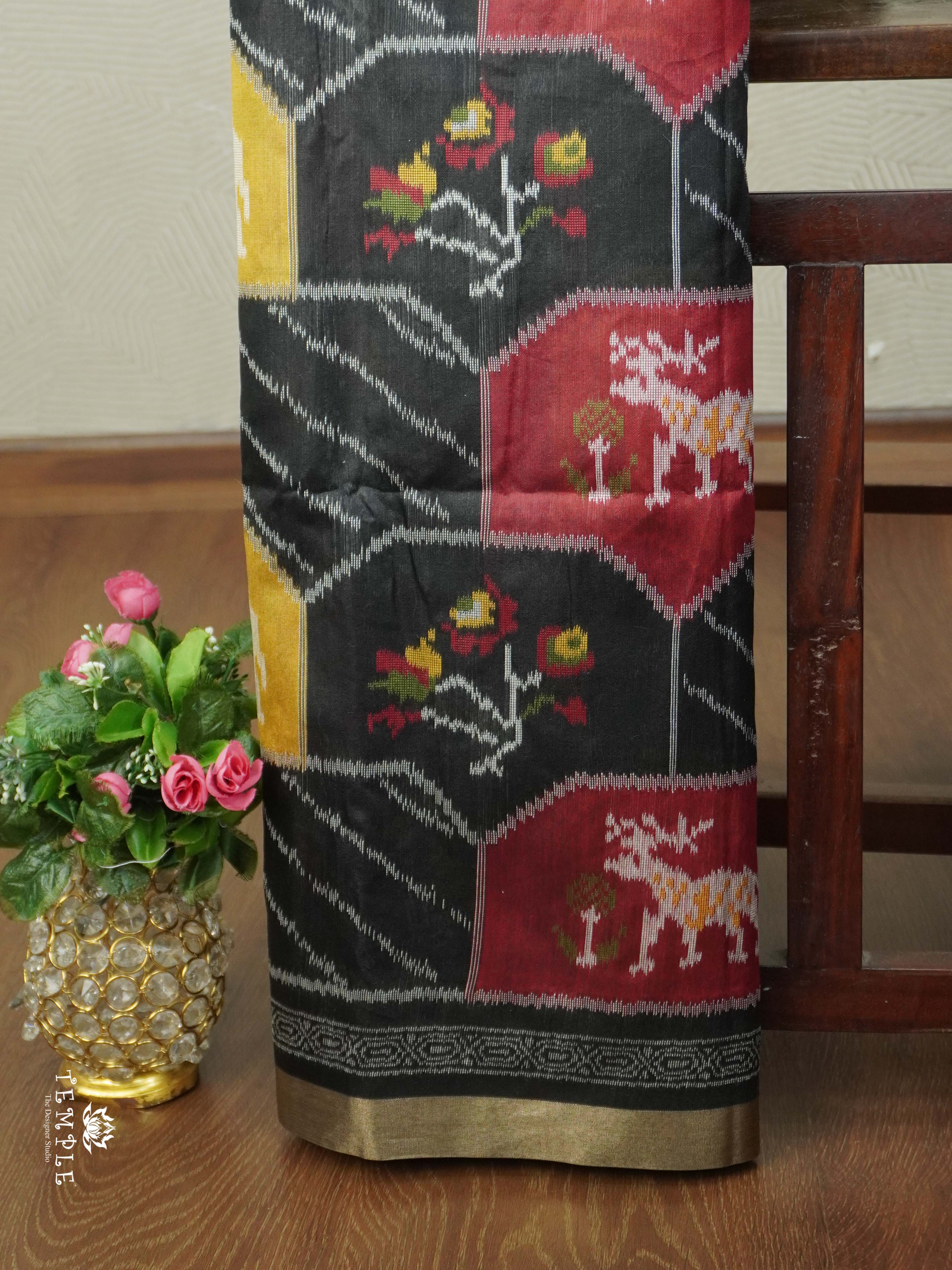 Raw Silk Saree With Thread Woven Pattern | TTDS2647
