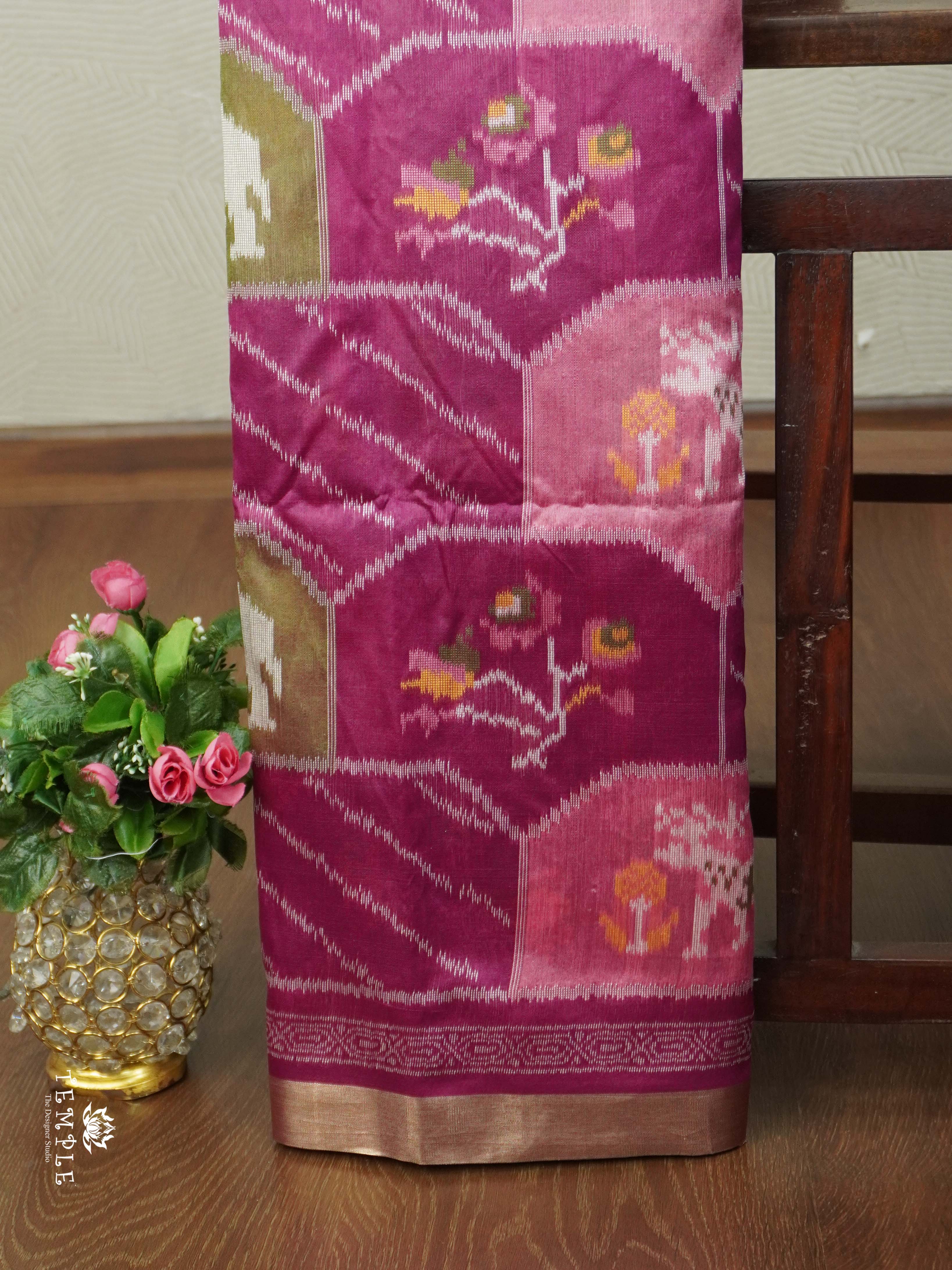 Raw Silk Saree With Thread Woven Pattern | TTDS2647